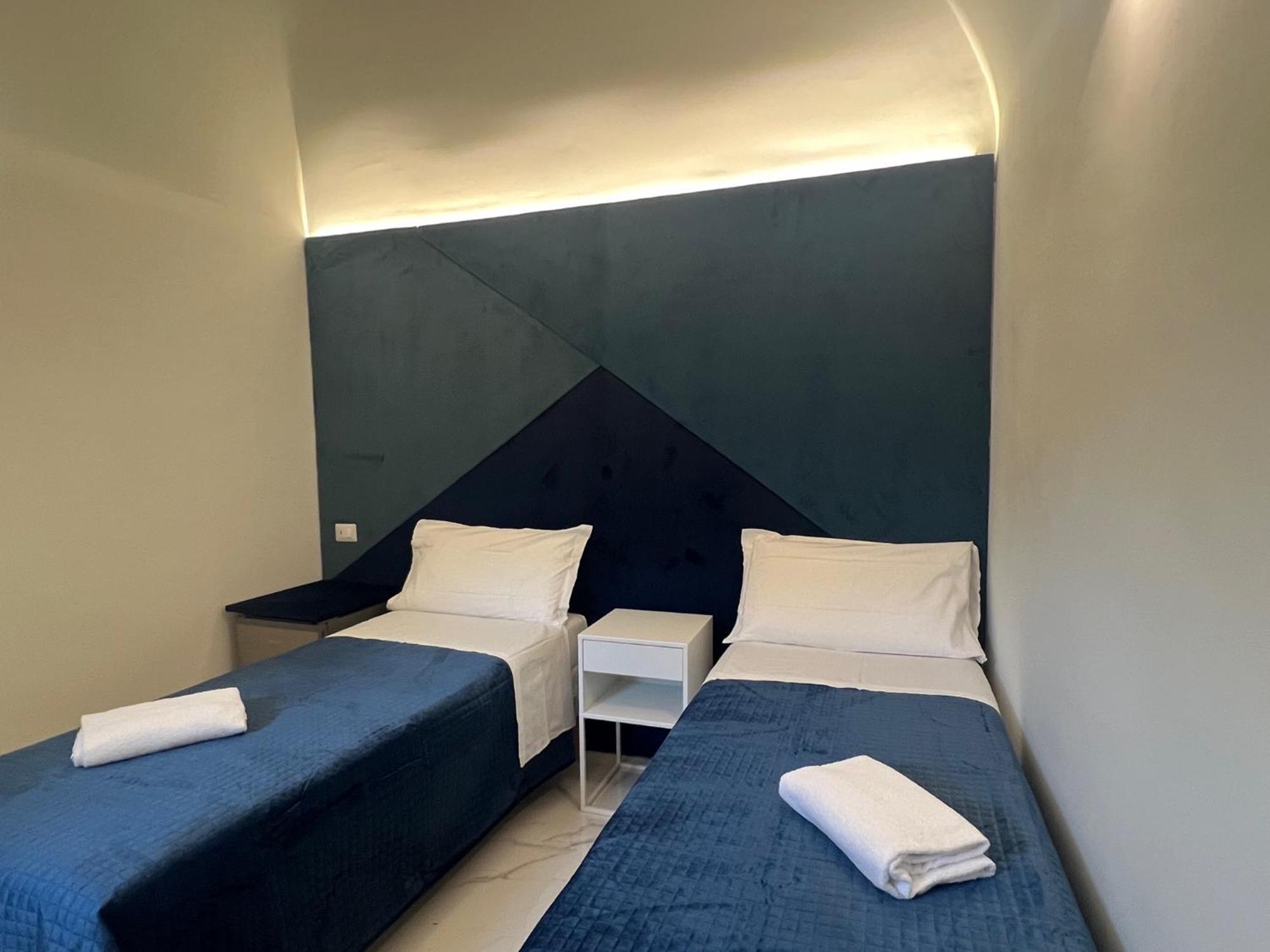 Motta Palace Apartments & Rooms Motta SantʼAnastasia Exterior foto